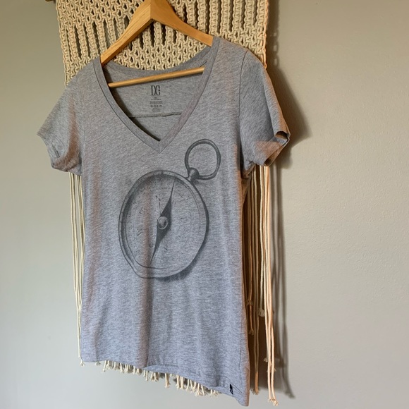 DC Grey V-Neck T-Shirt with Compass Print - Picture 4 of 8